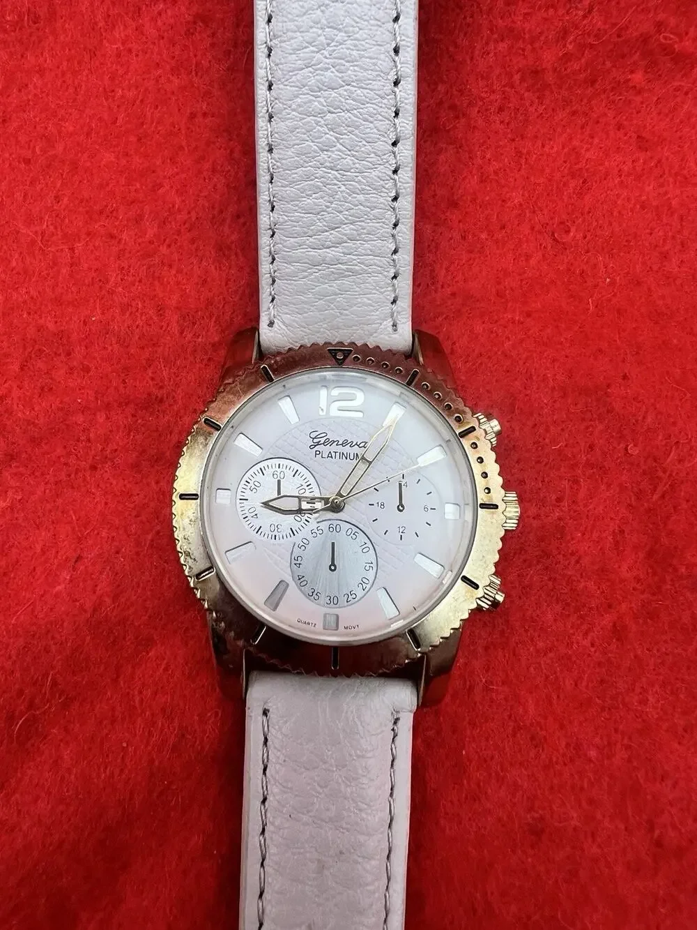GENEVA Platinum Ladies Watch 9758 Goldtone White Leather Band New Battery Inst